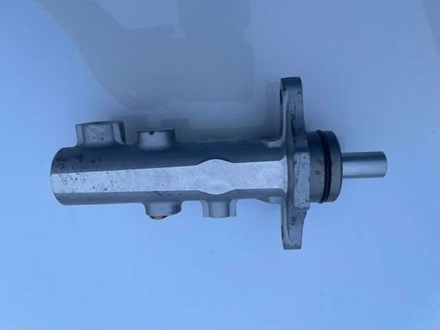 1994 Mazda RX-7 - Chips Motorsports 929 Master Cylinder, CF tonneau cover, dome light, CF/FRP Hood - Destin, FL 32541, United States