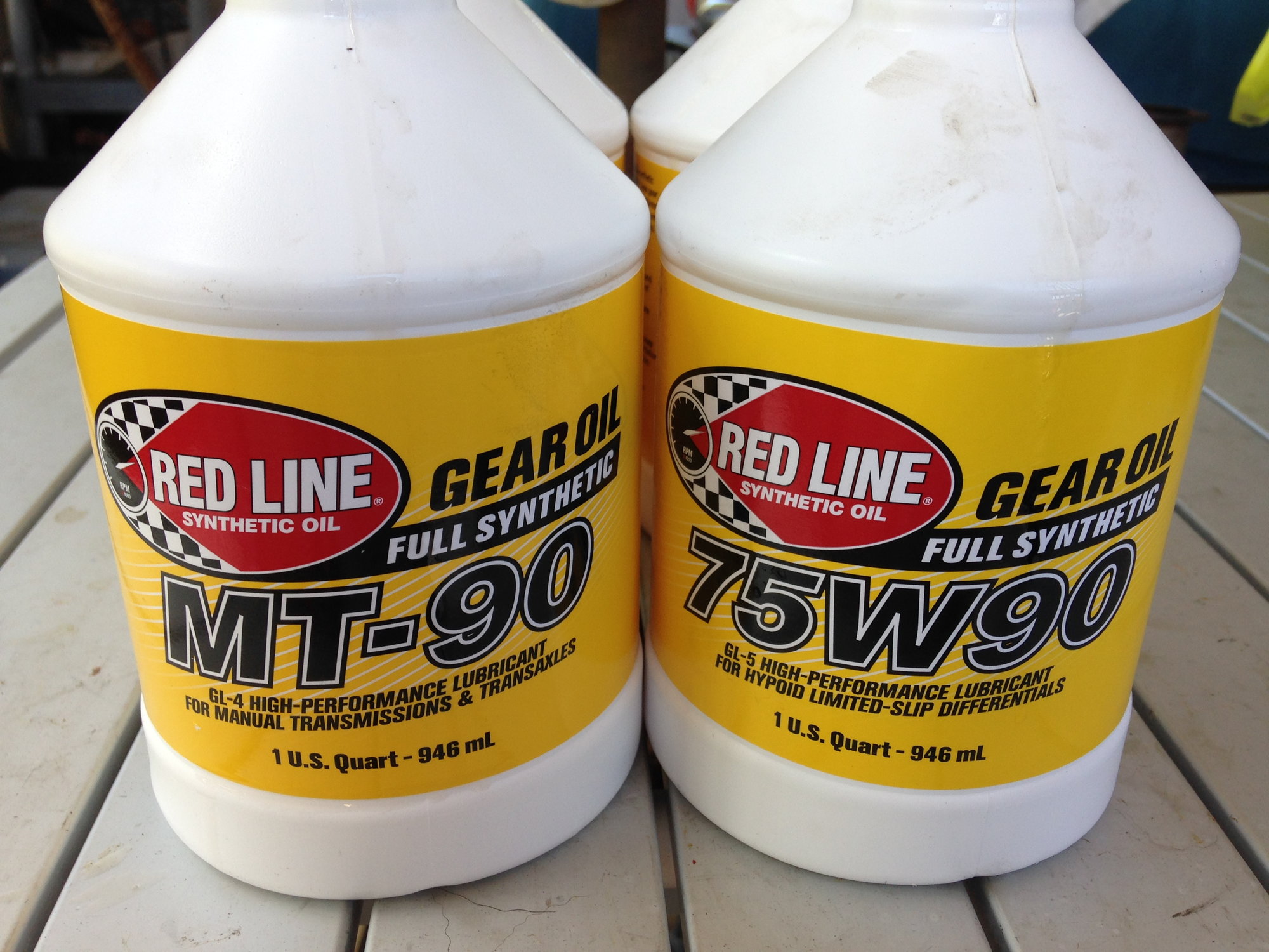 Red Line MT-90, Full Synthetic Manual Transmission / Transfer Case Gear  Oil: 75W-90 GL-4
