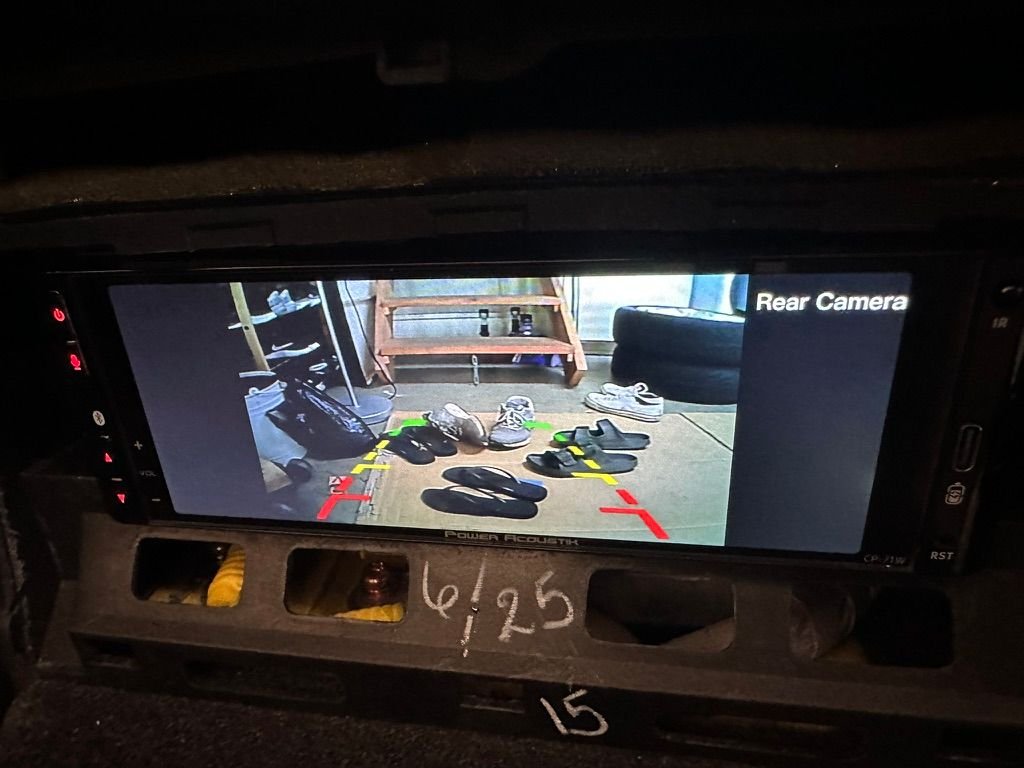 This is what the rearview camera looks like on the Power Acoustiks CP71W. I mainly use it to make sure I'm far in enough to the garage. 