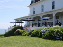 Packed a lunch and ate on the lawn here