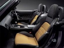 seat-blackyellow.jpg