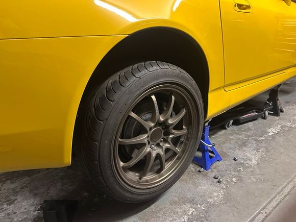 Testfitting the CEN28's. Bronze and yellow is so good. 