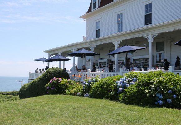Packed a lunch and ate on the lawn here