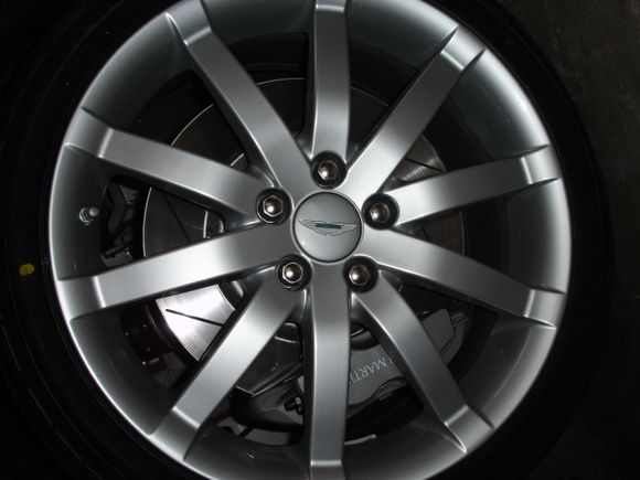 Aston Martin 020.jpg