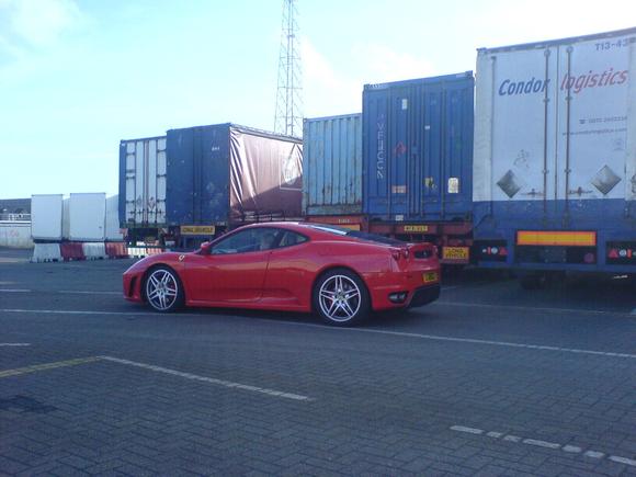 Ring1b Ferrari waiting.JPG