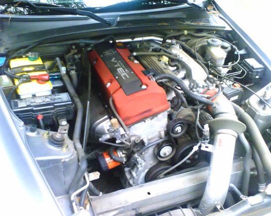 engine shot.  needs some cleaning...  note optima yellow-top