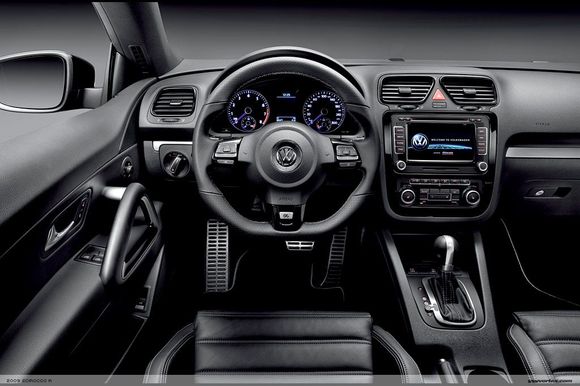2009-Volkswagen-Scirocco-R-002.jpg