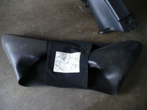 Tonneau cover, oem - dirty/dusty - $20