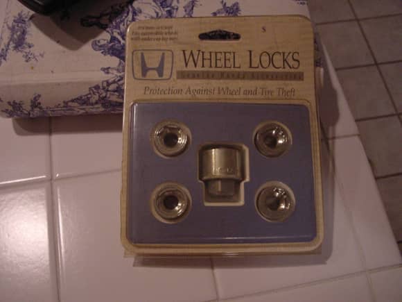 Honda Wheel Locks.jpg