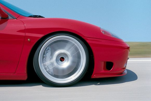 FERRARI_RAD_drehend.jpg