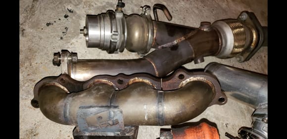 Pfab manifold excellent condition, trackforged cut out has 3 oxygen sensor openings, 2 for stock sensors and 1 for extra wideband swbsor. Full plug and play on ap1 or ap2.