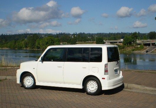 My white 2006 xB with painted steel wheels at Riverfront Park in Salem, Oregon.