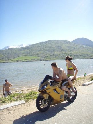 Note: just a picture im not "that guy" crusin round with flops n no shirt.