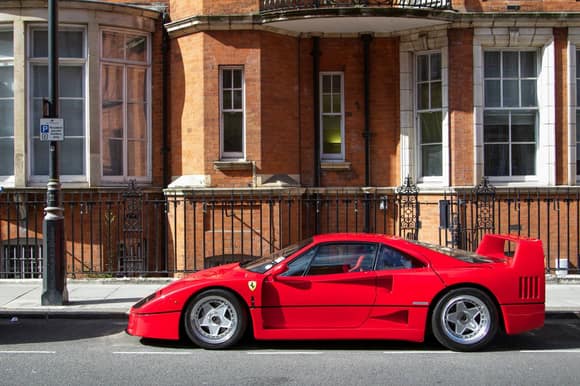 Ferrari F40 in London. Via Dave Williams Photography