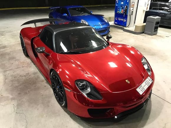 Sick Porsche 918 Spyder Weissach from Saudi. The other supercars you see are the Porsche 991 GT3, Nissan GT-R R35 Nismo, Nissan GT-R R35 (tuned), and Nissan GT-R Skyline. The Arab Porsche 918 Spyder owner shipped his car to South Florida for vacation.