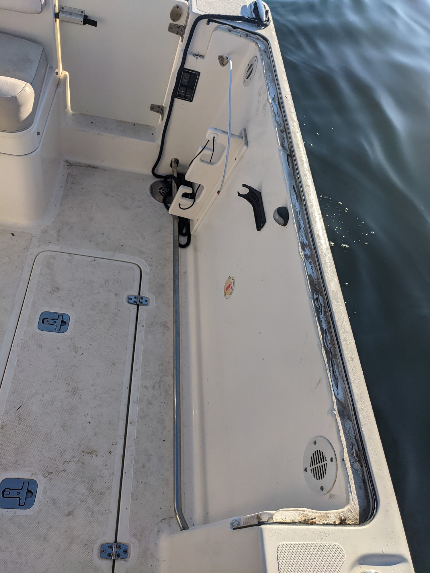 New Boater: Where should I mount my Downriggers? - The Hull Truth - Boating  and Fishing Forum
