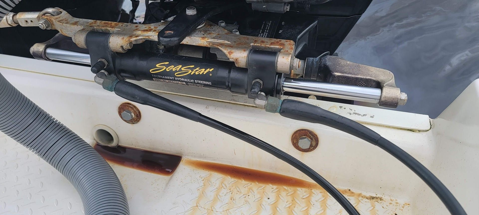 SeaStar steering experts step inside, please.... The Hull Truth