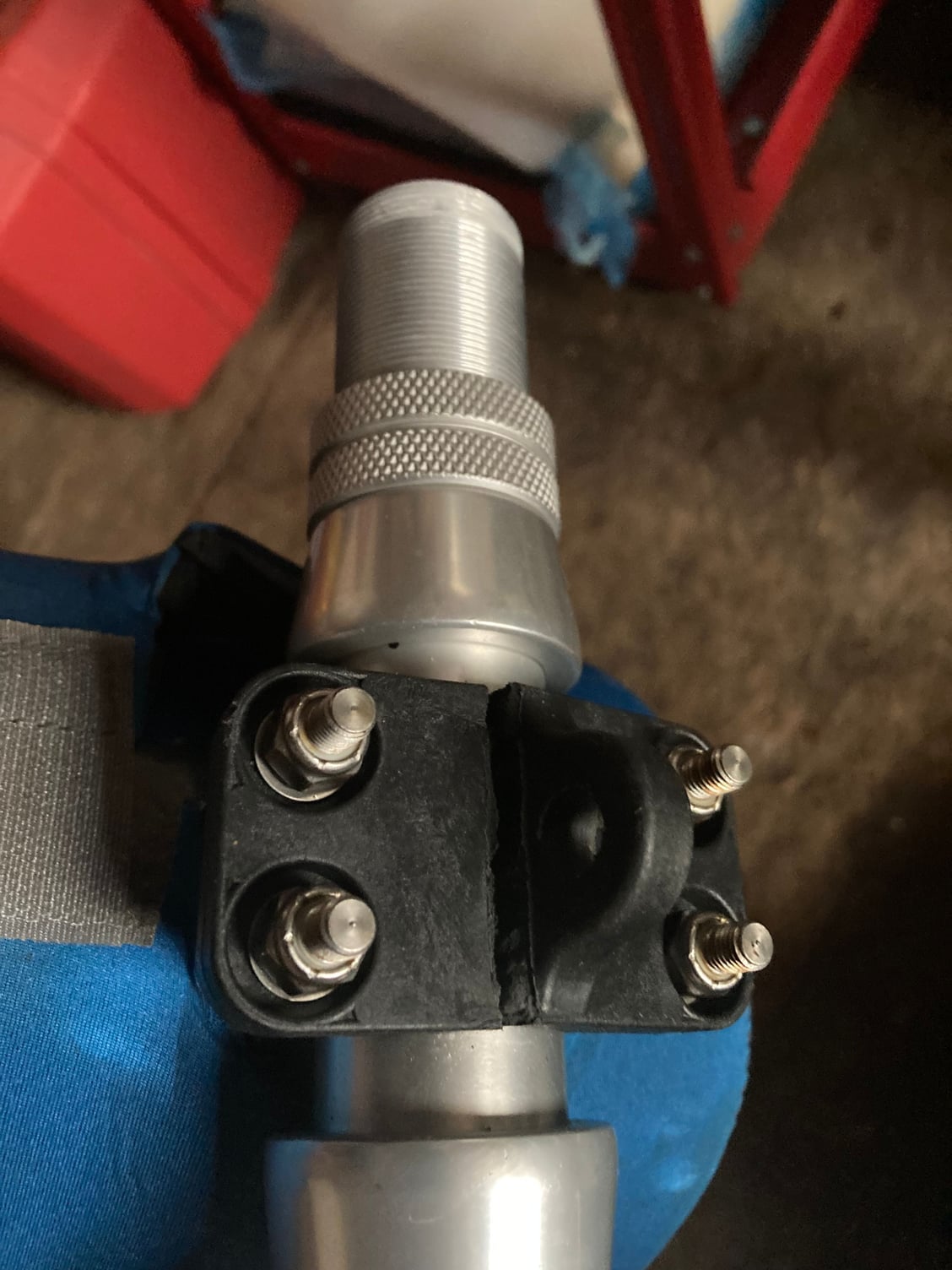 Avet T-RX 80W rod clamp broken - The Hull Truth - Boating and