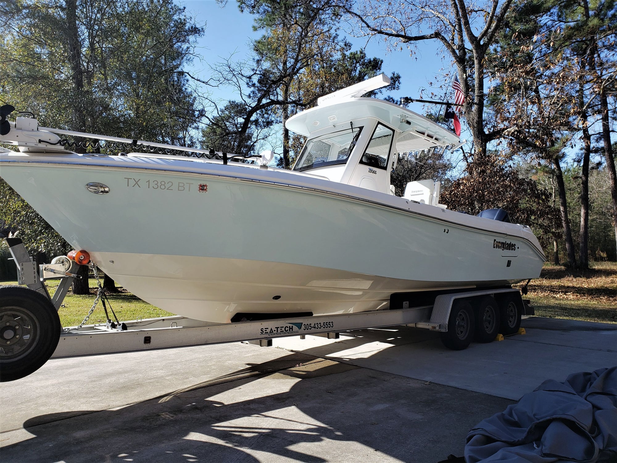 FS] 2012 Everglades 295 Immaculate Low Hours - The Hull Truth - Boating and Fishing  Forum