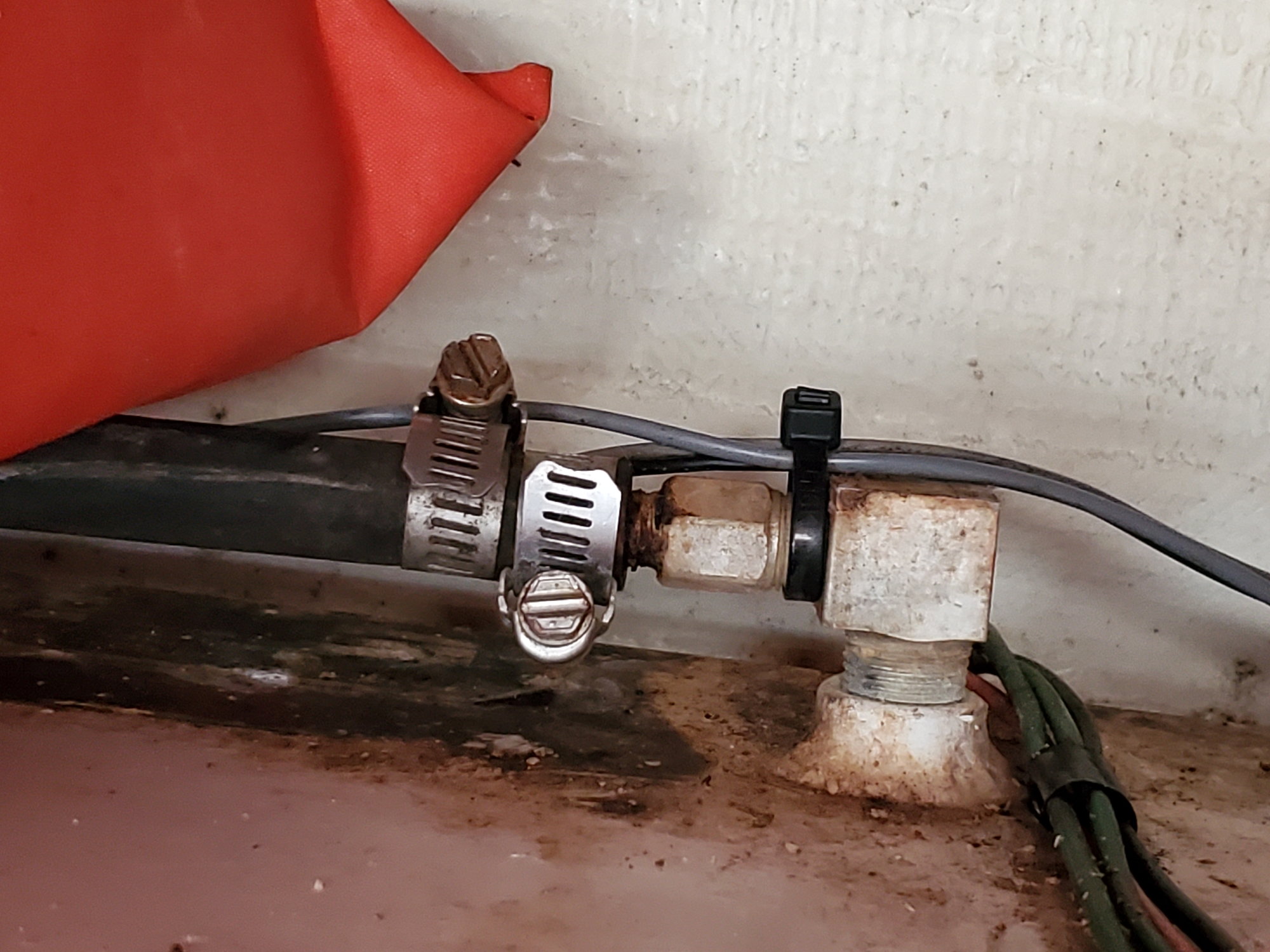 Anti siphon valve question [issue with gas tank] - The Hull Truth - Boating  and Fishing Forum