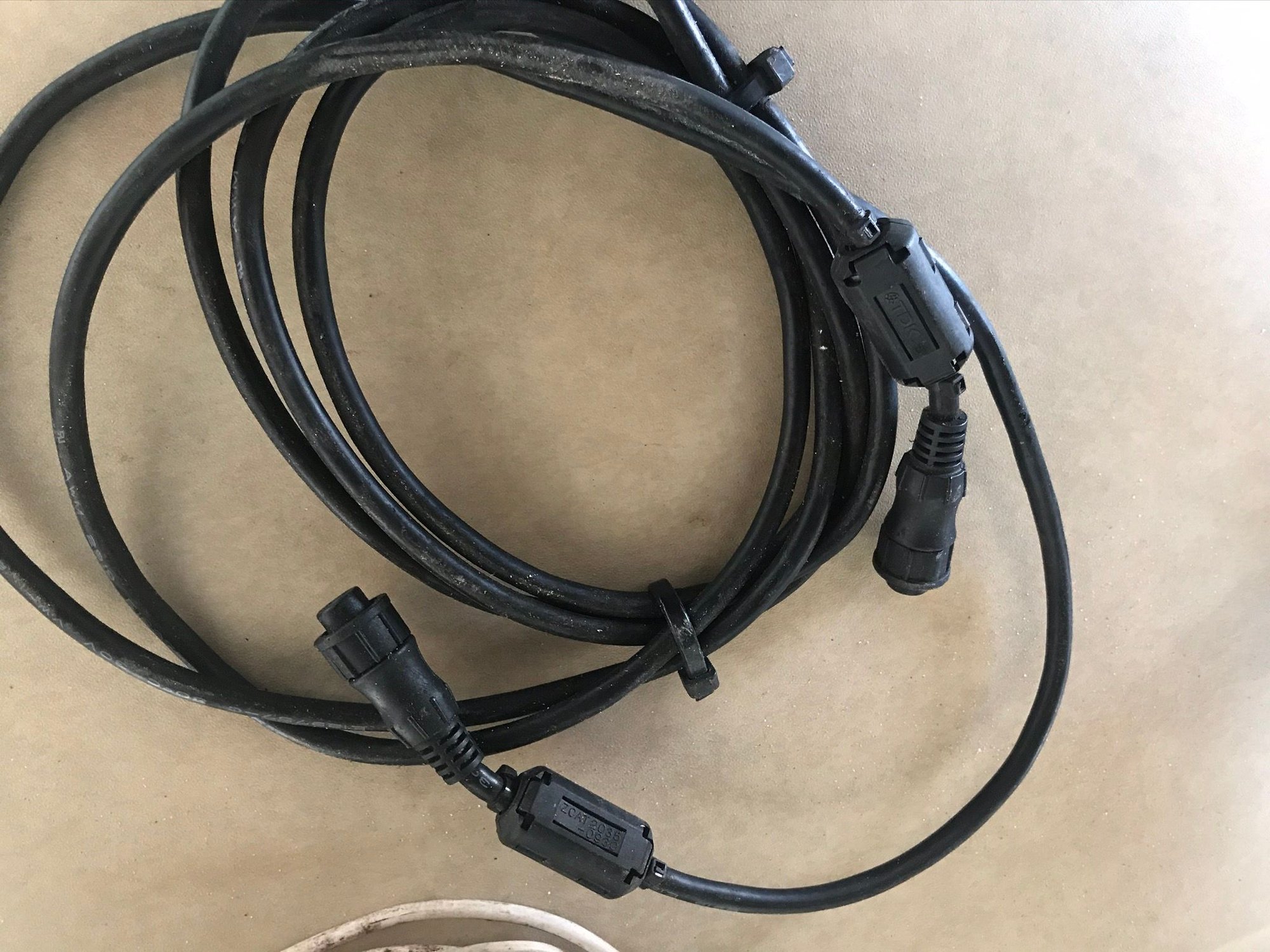 Raymarine gps antenna 125 The Hull Truth Boating and Fishing Forum