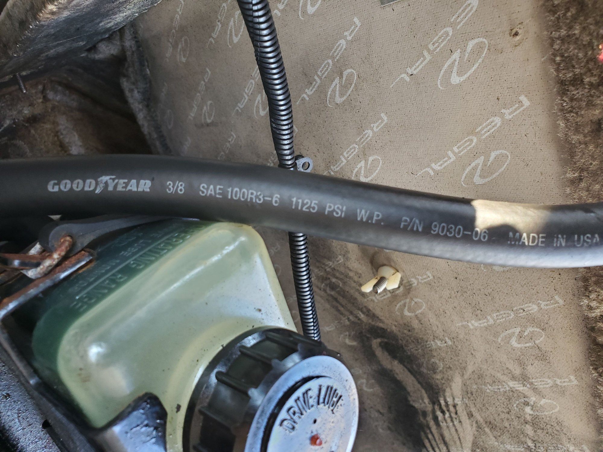 Power steering leak on Mercruiser 4.3L Alpha 1 Gen 2 The Hull Truth