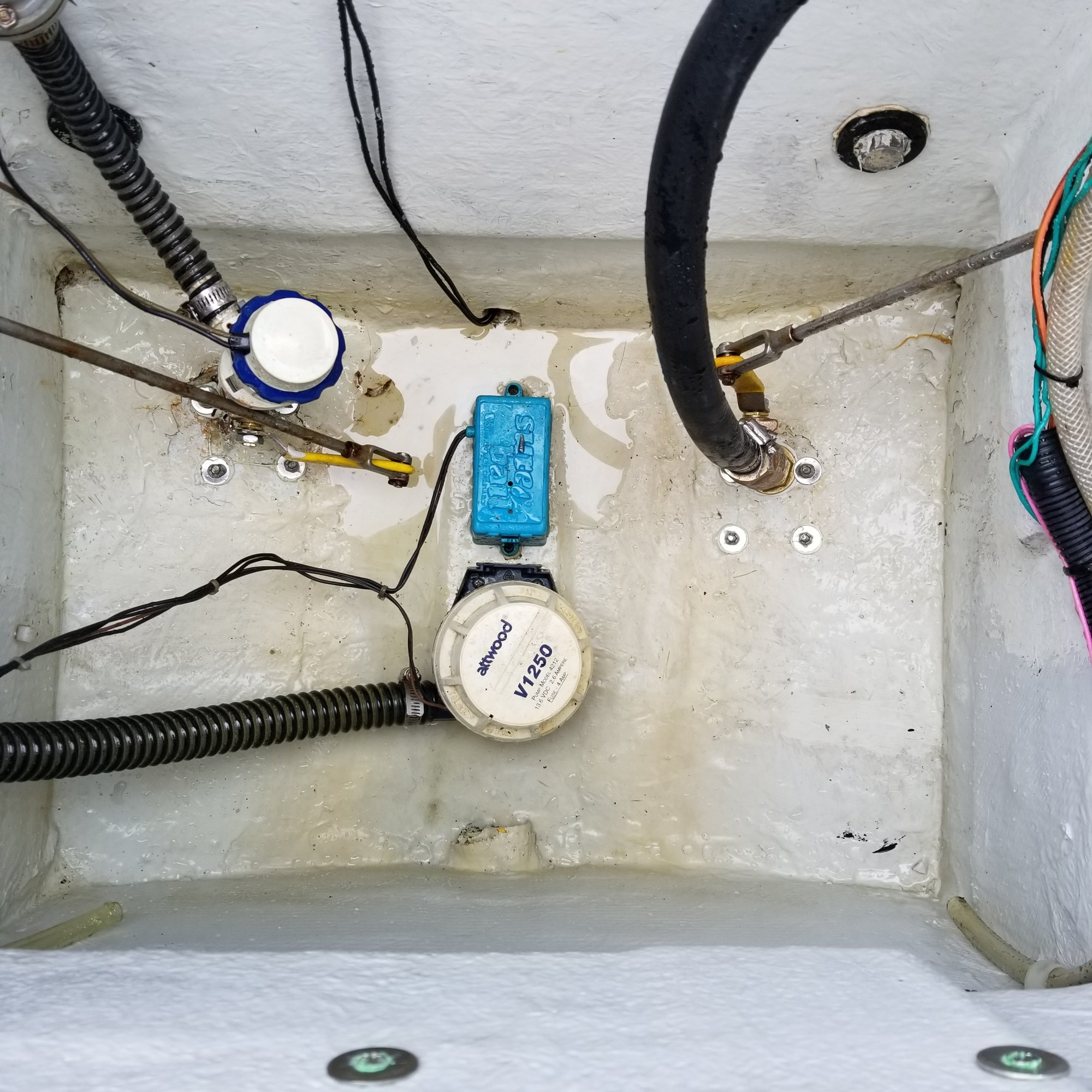 Bilge pump, float switch orientation? The Hull Truth Boating and Fishing Forum