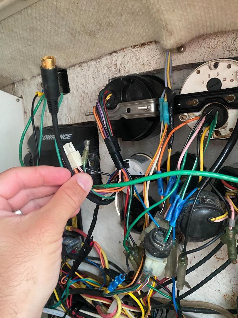 Getting this Yamaha fuel management gauge to work with ox66 The Hull