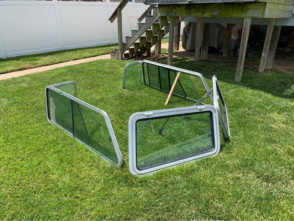 Full Set of Parker Pilot House Windows (Most Likely from 2520 XE or