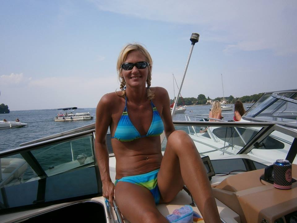 Post the best picture of your lady on your boat Page 1107 The Hull