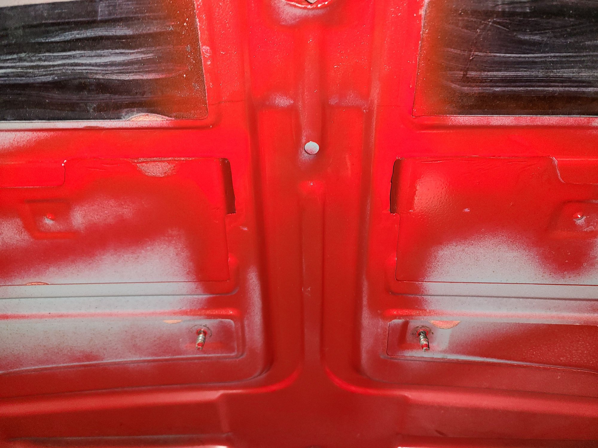 3 or 4 minor spots of c9ntact in the wet paint.