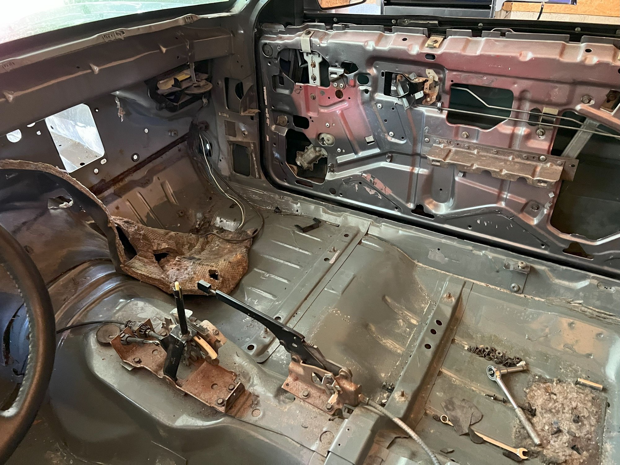 Found out that the passenger door has been swapped and isnt the original.