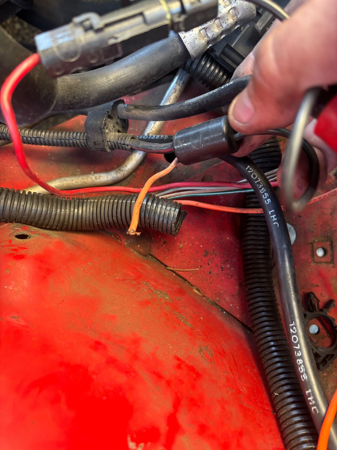 And this is still the orange wire coming out of the positive battery terminal 