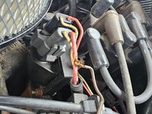 This is what they had the brown wire tiend into for some reason. 