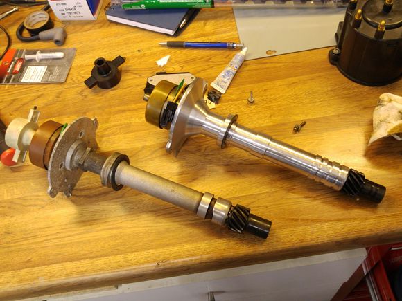 Where should I rings go? There were never any on my new or old one... One on right is new one on left is old. Both have the gasket near the top.