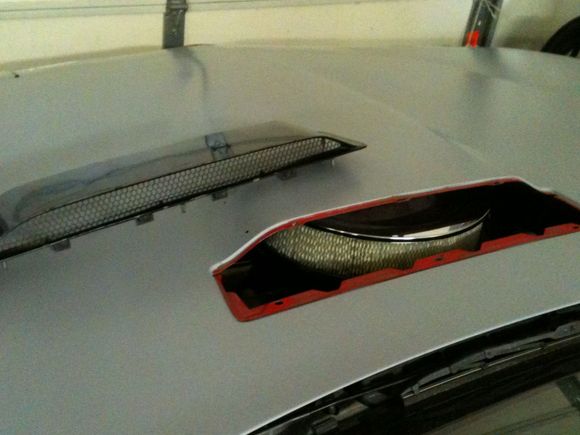 Rochester Carb and air cleaner fit nicely in offset hood bulge, breaths nicely behind open screen bezel...