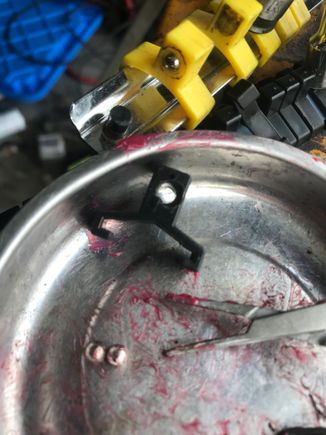 See that little bearing in the plastic socket holder? Guess what? It’s the same size!