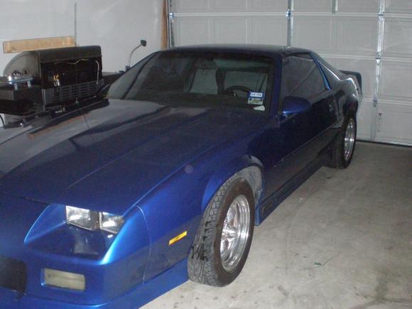 camaro wanting to be outside
or on the track