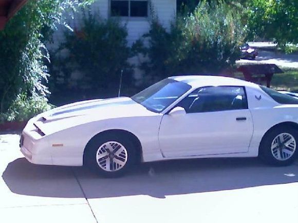 an old picture of my 89 before i fixed the bad bodywork on the door