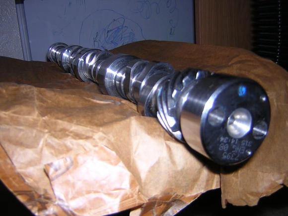 GM Performance 14097395   Hydraulic Roller Camshaft (1)