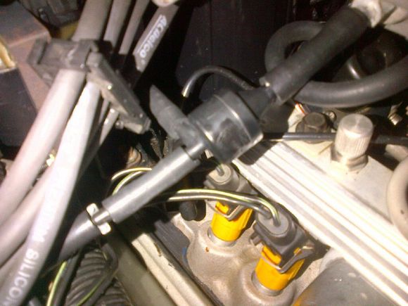 Vacuum check valve