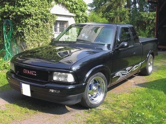 GMC Sonoma front