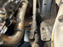 This shows the excellent clearance of the 2UZ manifolds. the 1UZ's were heavily pressing on the steering shaft without the engine even seated all the way.