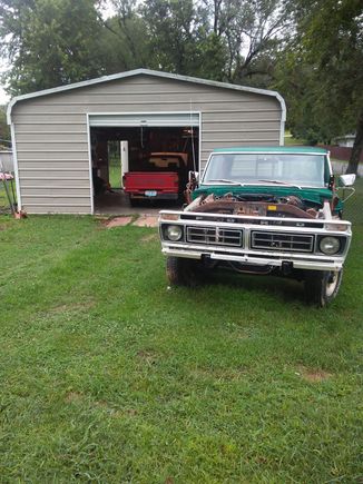 Got the wreck in the shop amd the 76 out with front clip on.