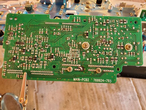 Terminal L9, be sure not to accidentally touch another any other point