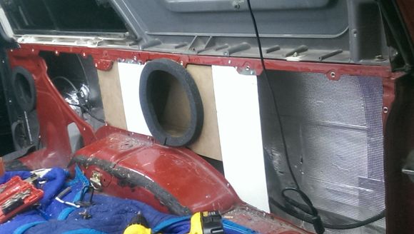2nd brace installed with 1/4" to catch the side cargo panel door