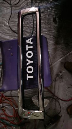 Modified Satoshi Grille - May go ahead and paint the FJ60 Logo Red before mounting it
