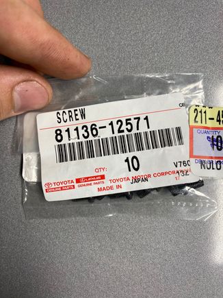 retainer ring screws (8)