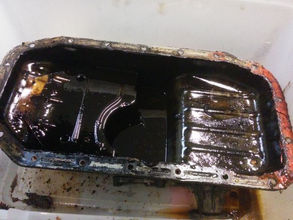 22RE Rebuild: Pan off, filled with sludge