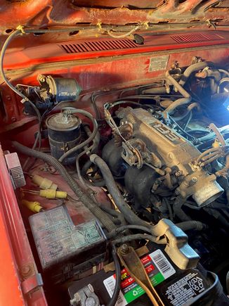 R engine bay